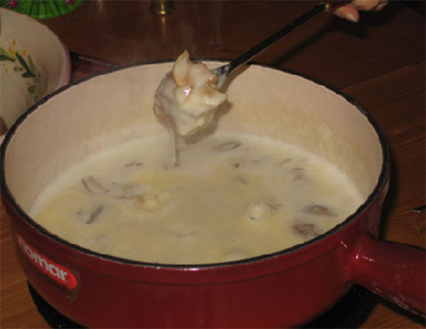 Swiss Cheese Fondue Recipe In French and English